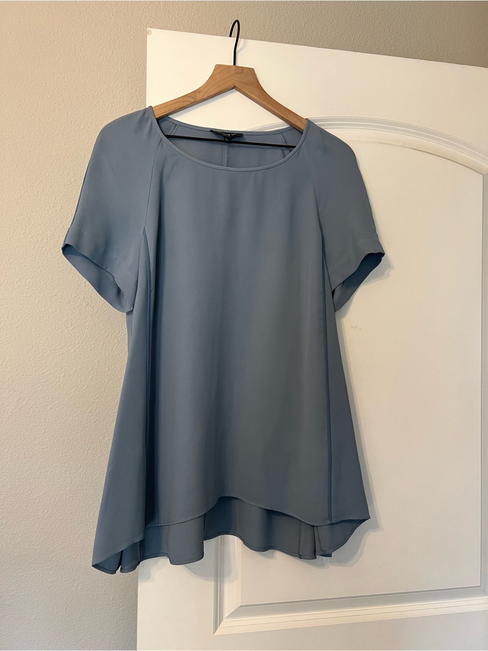 Lafayette 148 Light Blue Flowing Short Sleeve Women's Top—100% Silk